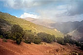 Marocco meridionale - La strada per il passo del Tizi n'Test (2092 m), in viaggio verso Marrakech 